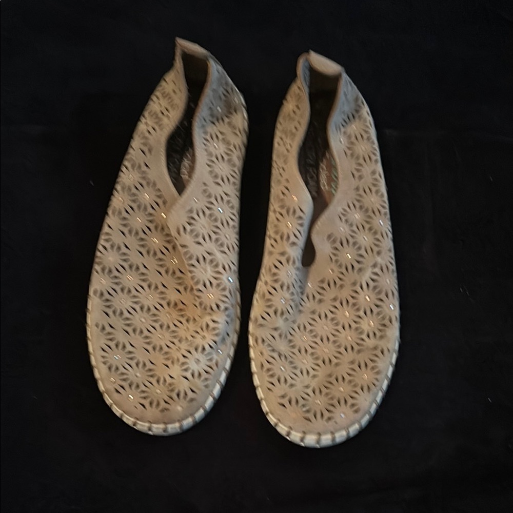 Women's Beige Cutout Shoes